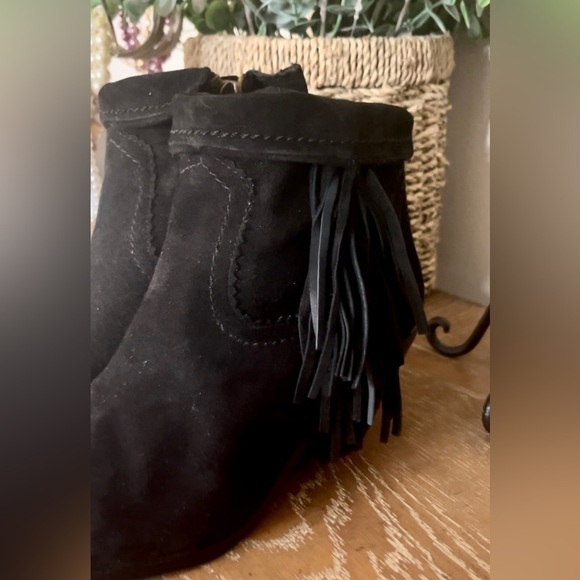 🖤 TRENDING FRINGE!  Sam Edelman Louie fringe suede boots, size 7M -see video🎥 - Picture 3 of 8